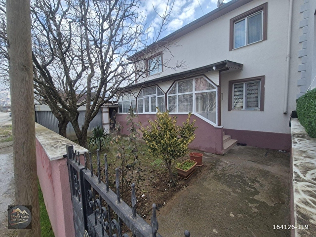 ERHAN KESKİNDEN ÇİLİMLİ MERKEZDE 2 DAİRELİ SATILIK MÜSTAKİL EV.
