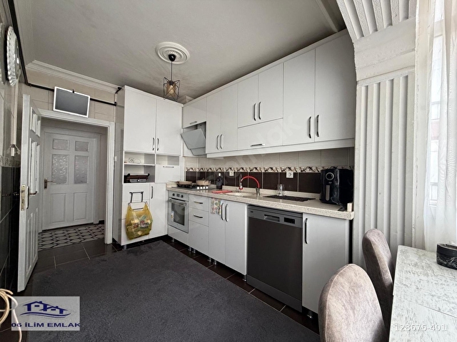 PLEVNE MAHDE ARA KATTA ASANSÖRLÜ CADDE ÜZERİNDE SATILIK DAİRE - Görsel 5