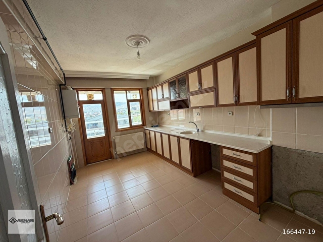 ŞAFAK CADDESİNDE ARAKAT 3+1 GENİŞ SATILIK DAİRE - Görsel 13