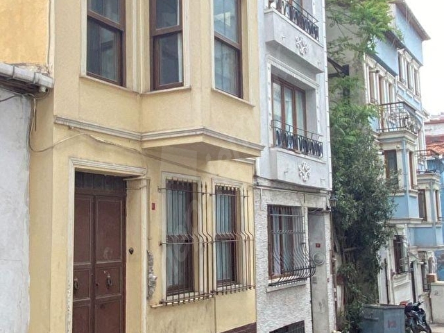 Beyoğlu Tarlabaşı Kireçhane Sok.1+1 50 m2 Boyalı temiz kiralık Daire (BOŞ ) - Görsel 16