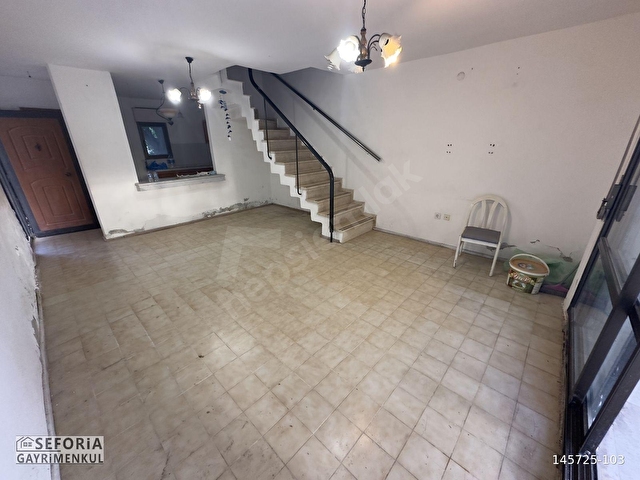 gümüldürde denize sıfır havuzlu site içinde 3+1 villa - Görsel 19