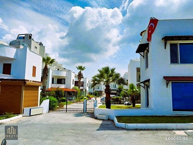 DENİZE SIFIR ÖZEL PLAJLI SİTEDE SATILIK LÜKS VİLLA - Görsel 2
