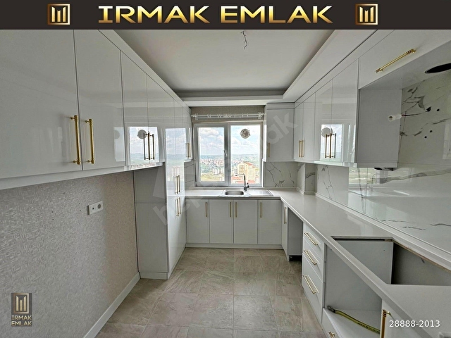 Yapracık Atayurt Mahallesi Merkezi Konumda Ara Kat Satılık 2+1 Daire