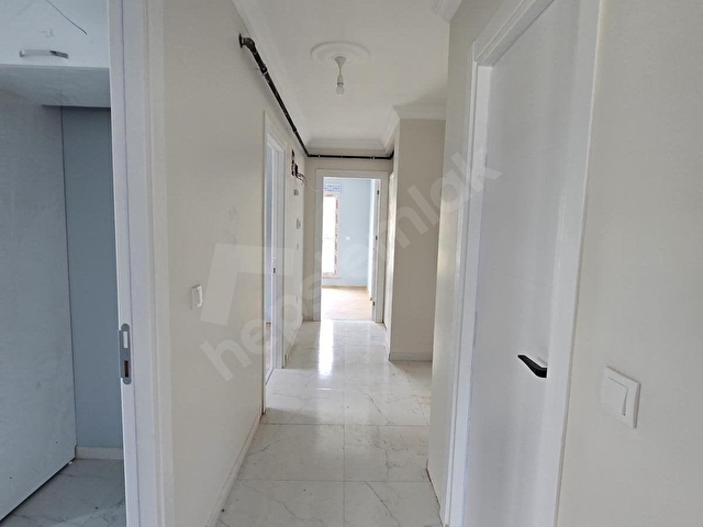 SARAYDAN YENİ MAHALLEDE CADDE ÜZERİ KATTA TEK DAİRE OTURUMA HAZIR HEMEN TESLİM 2+1 SALON - Görsel 28