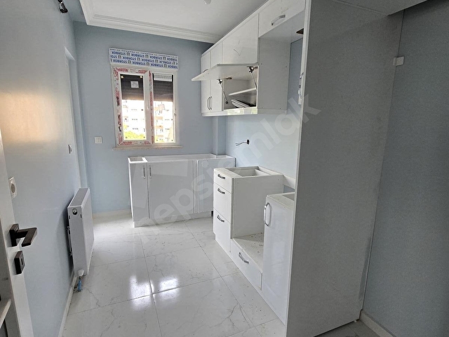 SARAYDAN YENİ MAHALLEDE CADDE ÜZERİ KATTA TEK DAİRE OTURUMA HAZIR HEMEN TESLİM 2+1 SALON - Görsel 27