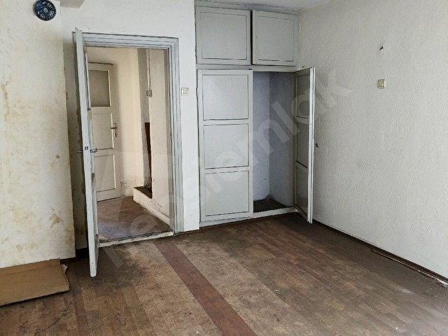 KARABÜK MERKEZ BAYIR MAHALLE ULU CAMİ YANI SATILIK TERAS KAT DAİRE
