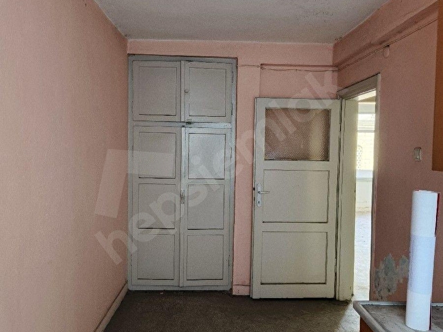 KARABÜK MERKEZ BAYIR MAHALLE ULU CAMİ YANI SATILIK TERAS KAT DAİRE - Görsel 3