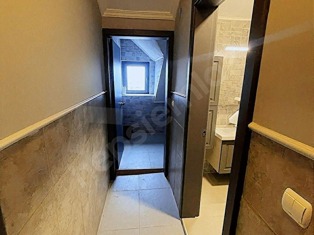 Levent Metro Yakını 225 m2 Masrafsız Kiralık Ofis 110.000 TL KDV - Görsel 17