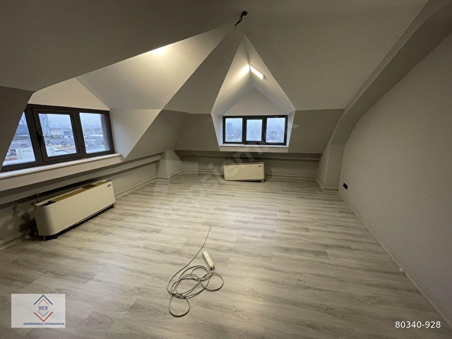 Levent Metro Yakını 225 m2 Masrafsız Kiralık Ofis 110.000 TL KDV