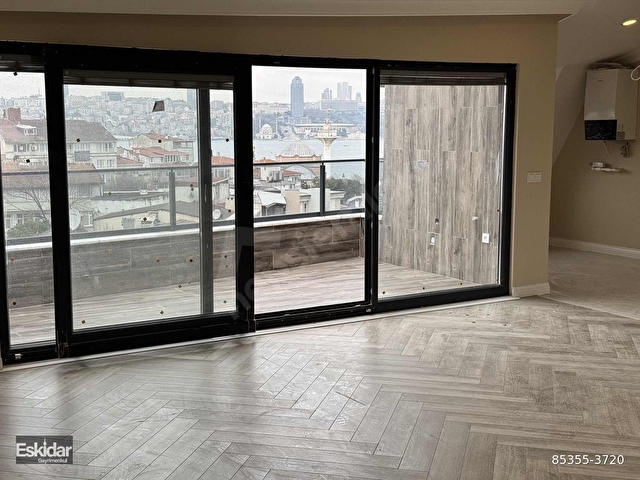 Üsküdar Sahile Yürüme Mesafesinde Boğaz Manzaralı Teraslı 3+1 - Görsel 12