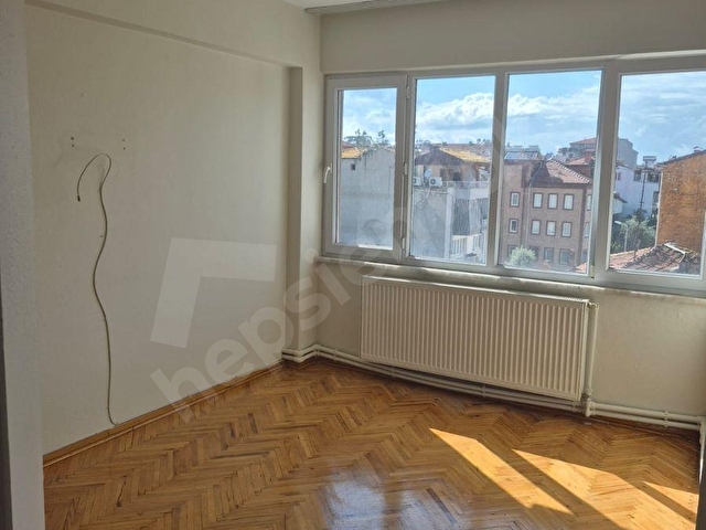 KARAR EMLAKTAN KİREMİTÇİDE 3+1 135M2 KOMBİLİ BAKIMLI ARAKAT DAİR - Görsel 5
