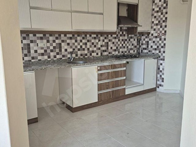 KARAR EMLAKTAN KİREMİTÇİDE 3+1 135M2 KOMBİLİ BAKIMLI ARAKAT DAİR - Görsel 14