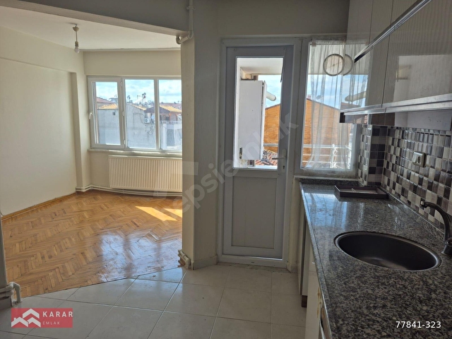 KARAR EMLAKTAN KİREMİTÇİDE 3+1 135M2 KOMBİLİ BAKIMLI ARAKAT DAİR - Görsel 11