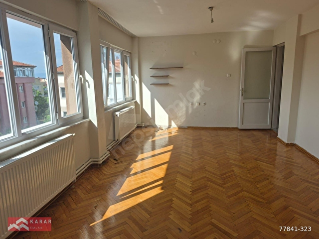 KARAR EMLAKTAN KİREMİTÇİDE 3+1 135M2 KOMBİLİ BAKIMLI ARAKAT DAİR - Görsel 23