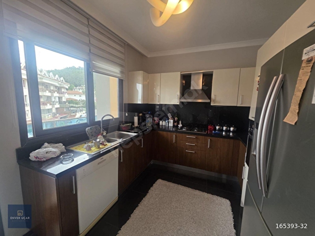 Armutalan Mahallesinde Çok Geniş Full Eşyalı Kiralık Daire - Görsel 16