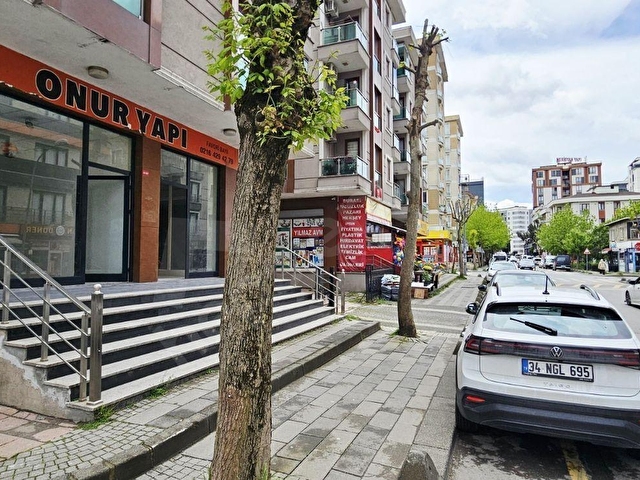 ÇEKMEKÖY CUMHURİYET DMKRASİ CD CEPHE TABELA DEĞERİ YÜKSEK DÜKKAN - Görsel 3