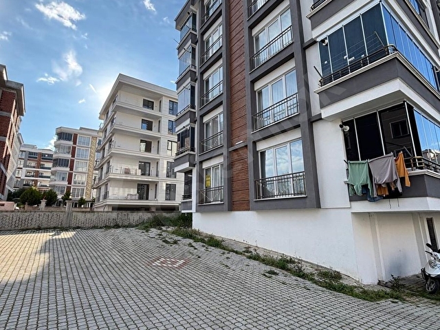 SALON MUTFAK AYRI GENİŞ 2+1 GÜZEL KONUMDA FIRSAT DAİRE - Görsel 19