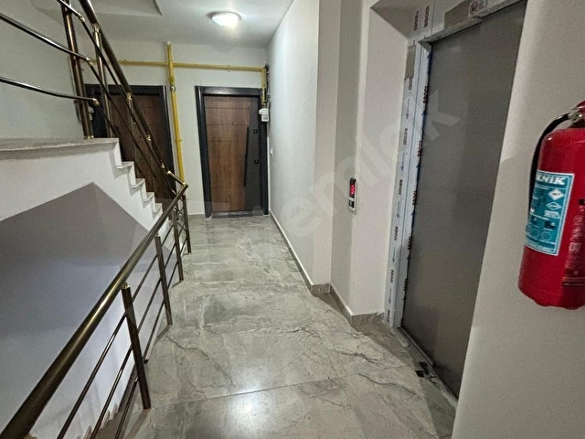 SALON MUTFAK AYRI GENİŞ 2+1 GÜZEL KONUMDA FIRSAT DAİRE - Görsel 8
