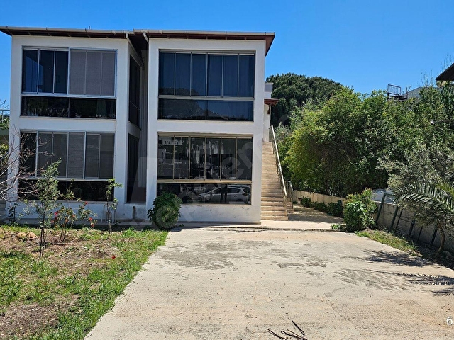 Bodrum Gündoğan Merkez Denize Yakın Düzayak 100 m. Geniş Bahçeli Satılık Yeni Villa