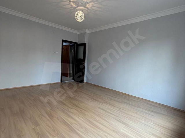 ÇEÇENDEN 2+1 BÜYÜKLÜĞÜNDE SATILIK 1+1 AYRI MUTFAKLI DAİRE FIRSAT - Görsel 6