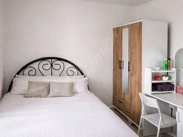 Foça Cumhuriyet Mahallesinde Site İçerisinde 2+1 Satılık Villa - Görsel 12