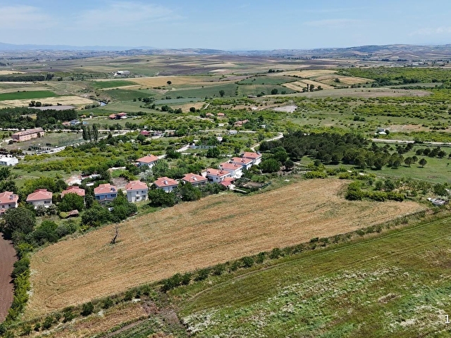 BALIKESİR MANYAS ÇARŞI MAHALLESİNDE SATILIK 10560 M2 TARLA - Görsel 2