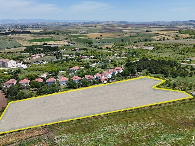 BALIKESİR MANYAS ÇARŞI MAHALLESİNDE SATILIK 10560 M2 TARLA