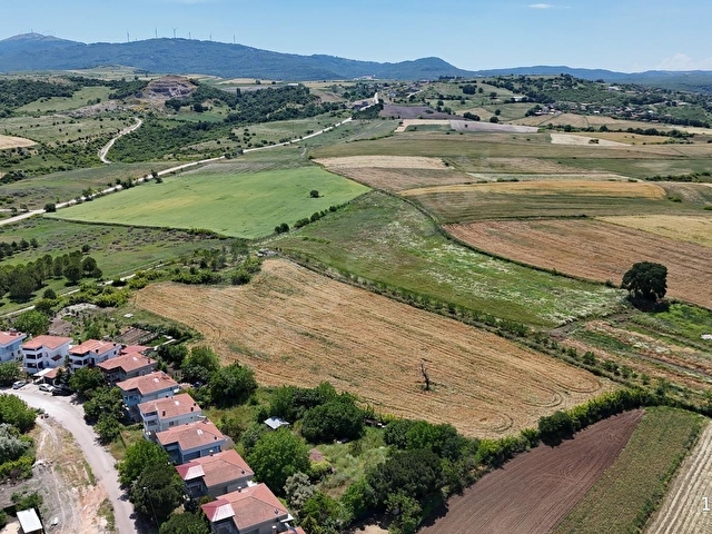 BALIKESİR MANYAS ÇARŞI MAHALLESİNDE SATILIK 10560 M2 TARLA - Görsel 12