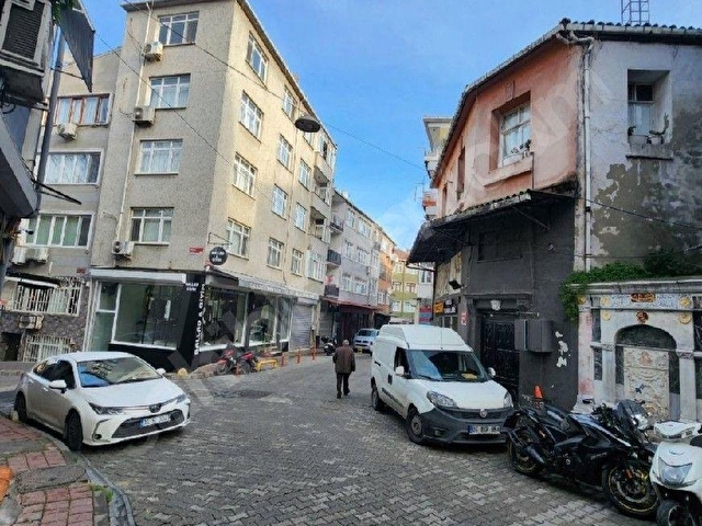 BALAT MERKEZDE 4 DAİRE, 2 İŞYERİ - Görsel 3