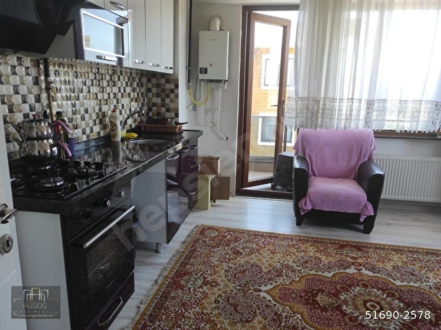 ASSOSTAN KAÇMAZ MERKEZİ FULL EŞYALI GENİŞ 1+1 DAİRE