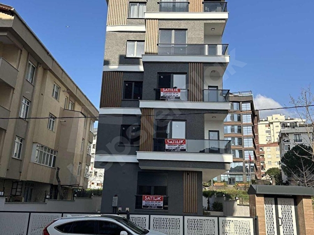 Maltepe Zümrütevler Subayevlerinde Metroya Yakın 3+1.