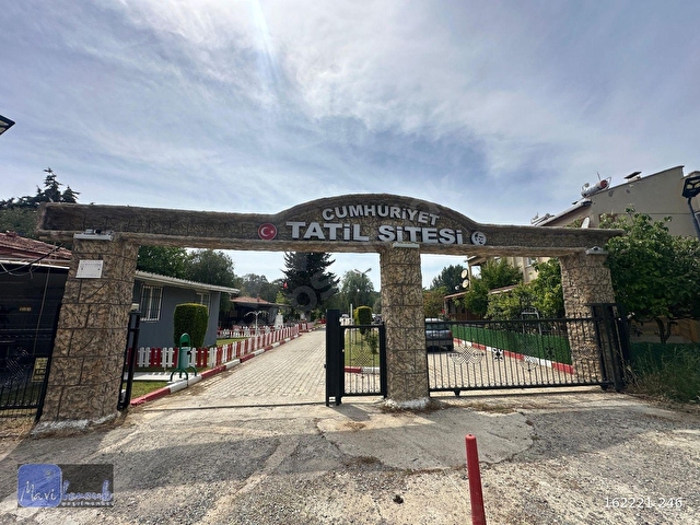MAVİ BONCUKTAN Karareis CUMHURİYET Sitesi FIRSAT FİYATA VİLLA