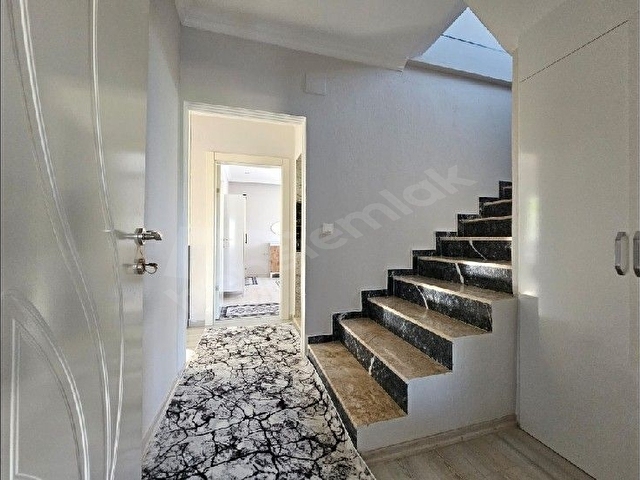 Tam bağımsız geniş havuzlu 5+2(Günlük kiralık) - Görsel 4