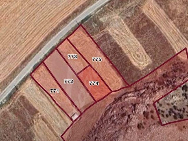 BİLGİN EMLAKTAN BURDUR KARAMANLI KAYALIK KÖYÜNDE  SATILIK 600 METRE HOBİ BAHÇESİ