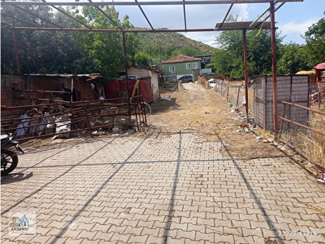 Akdeniz Emlaktan Satılık Şehzadeler İlç Örnek Köy Mah 580 m2 ve Besi Damı - Görsel 10