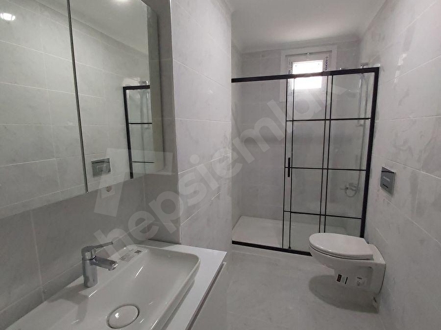 TEMPODAN ERENKÖY FIRIN SOKAKTA 3 YAŞINDA BALKONLU 2+1 DAİRE - Görsel 24