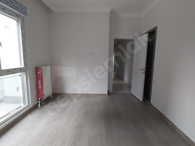 TEMPODAN ERENKÖY FIRIN SOKAKTA 3 YAŞINDA BALKONLU 2+1 DAİRE - Görsel 23