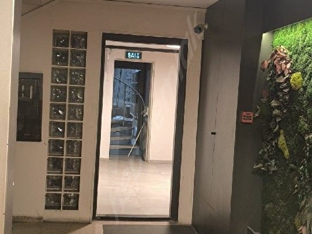 Beyoğlu istiklal caddesinde 4.kat Asansörlü binada ofis yada işyeri. - Görsel 8