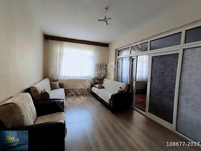 RİVA DAN BELEDİYE BİNASI KARŞISI SATILIK 3+1 DAİRE..