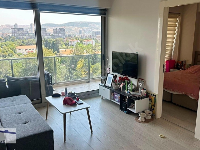 BORNOVA LOBİ PARLAS EVLERİNDE EŞYALI KİRALIK 1+1 - Görsel 2
