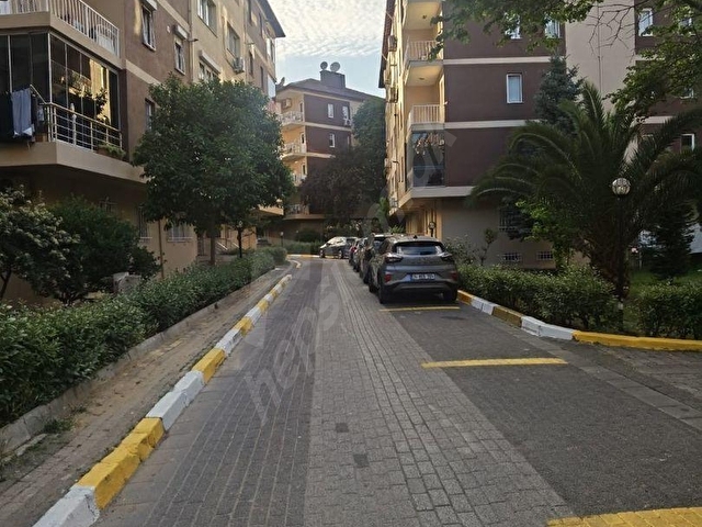 İSTİNYE BOĞAZİÇİ SİTESİNDE, B BLOKD 2+1 OTOPARKLI YÜKSEK GİRİŞ - Görsel 2