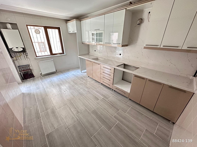 GÜNEŞEVLERDE YENİ BİNA ASANSÖRLÜ KAT KONUMUNDA 4+1 KUPON DAİRE - Görsel 2