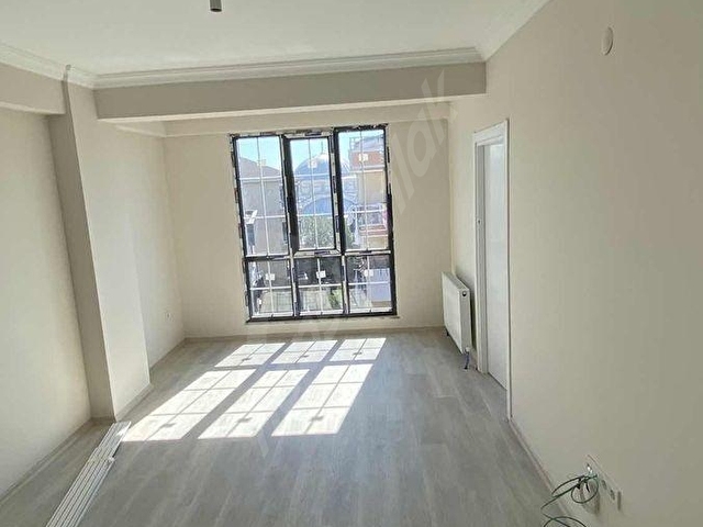 ÇEKMEKÖY KİRAZLIDERE MAHALLESİNDE 2+1 ARA KAT SATILIK DAİRE - Görsel 5