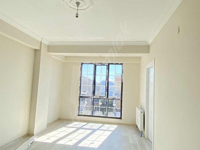 ÇEKMEKÖY KİRAZLIDERE MAHALLESİNDE 2+1 ARA KAT SATILIK DAİRE - Görsel 2
