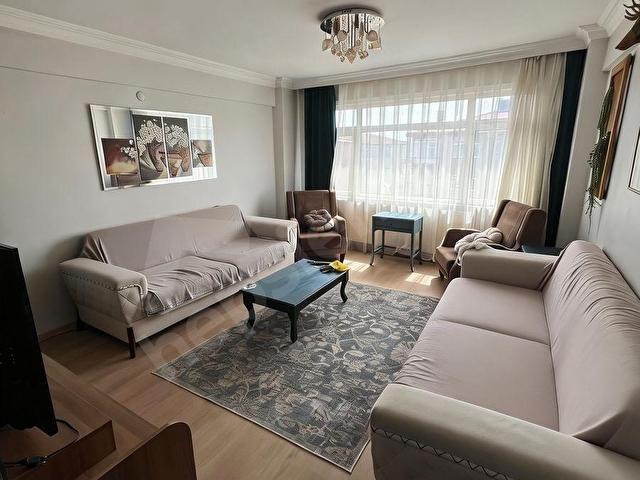 Bağlarbaşında Nuhkuyusu Cad.Üzerinde Full Eşyalı 3.Kat 70 m² 2+1