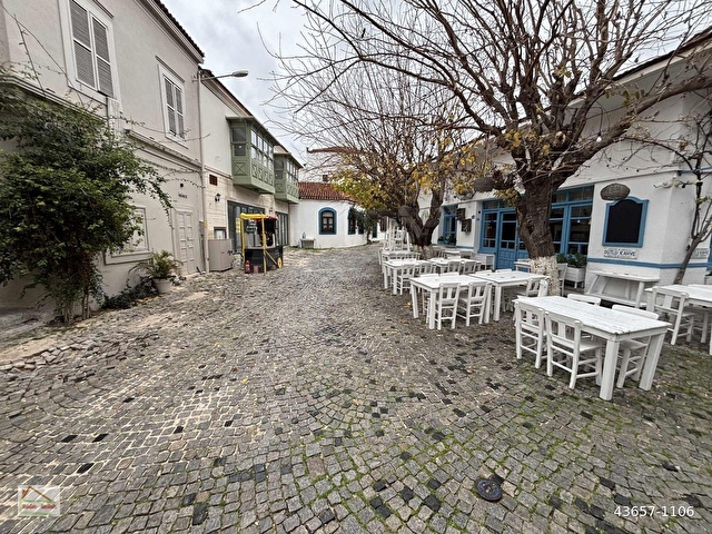 Alaçatı Çarşı İçerisinde Dükkan Bulunan 519 M2 Emsalsiz Satılık - Görsel 5