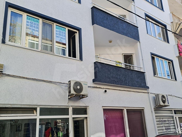KÜÇÜKKUYU MERKEZDE 3+1-140 M2 BAKIMLI FIRSAT DAİRE SATILIK