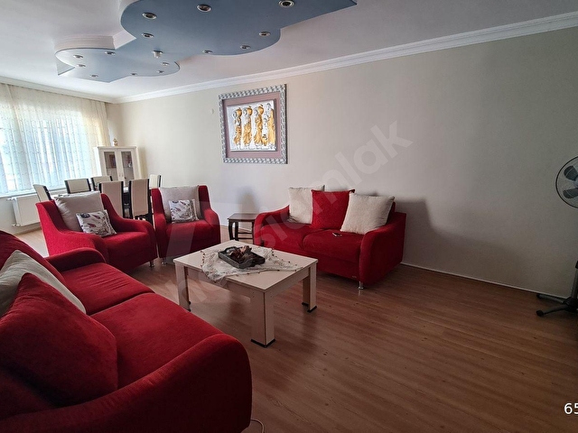 KÜÇÜKKUYU MERKEZDE 3+1-140 M2 BAKIMLI FIRSAT DAİRE SATILIK - Görsel 12