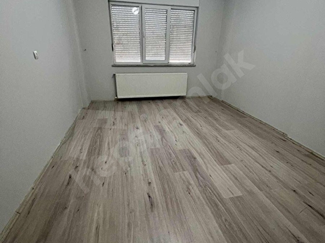 SALI PAZARINDA 3+1 DOĞALGAZLI DAİRE - Görsel 13