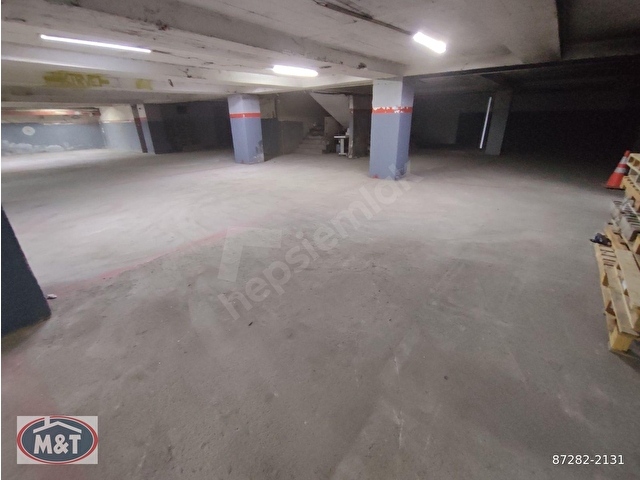Bağcılar Yıldıztepede Meydana Yakın 700 m2 Kiralık Bodrum Dükkan
